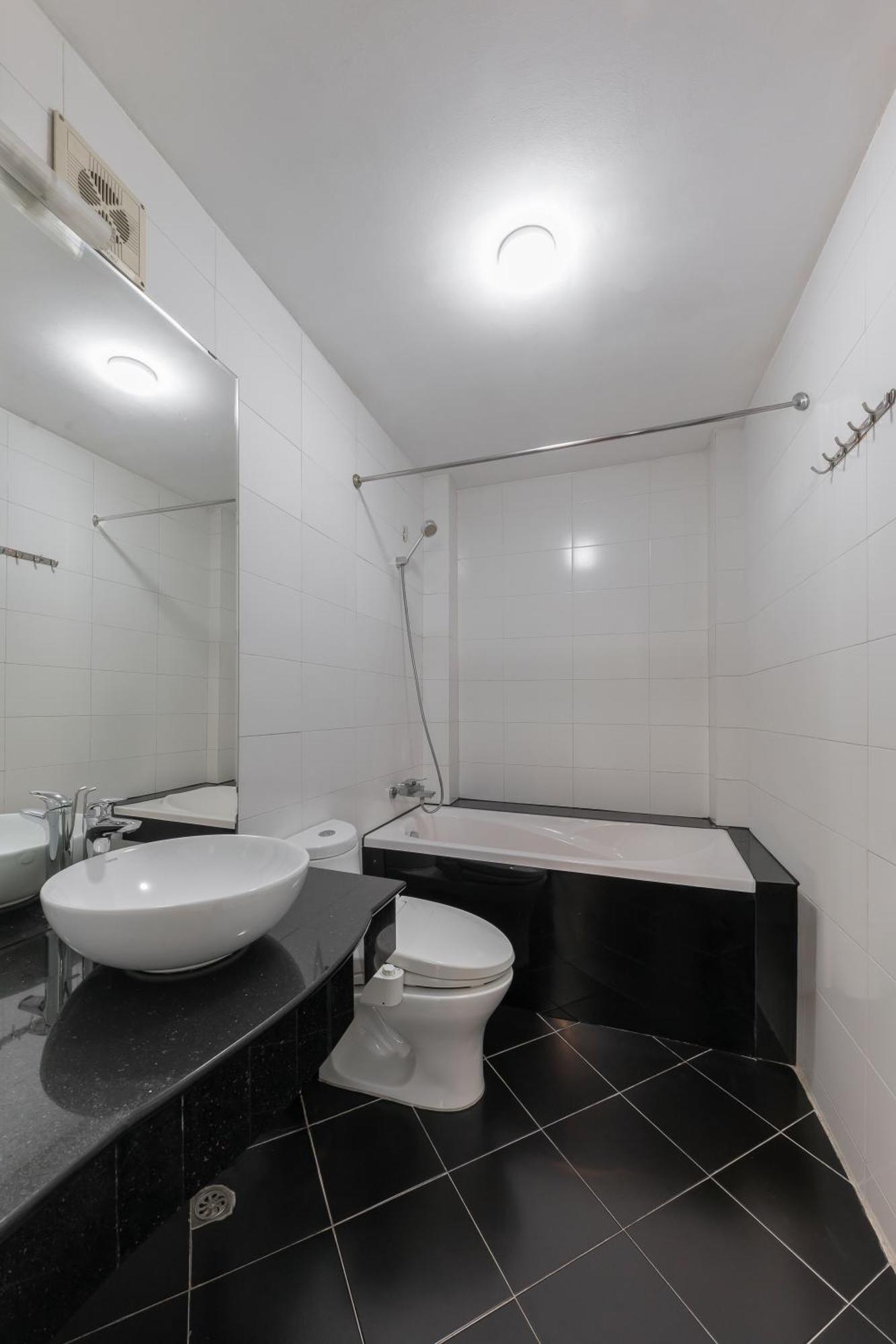 Azumaya Hotel Hai Ba Trung 1 Ханой Екстериор снимка